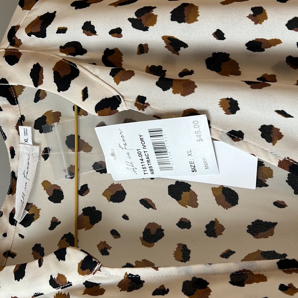 Brand new blouse with tags - Picture 4 of 4